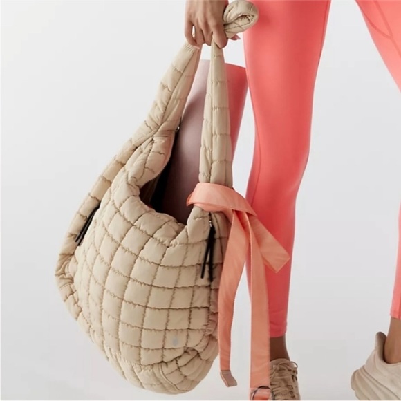 FP Movement Quilted Carryall Free People Puffy Purse Hobo Bag Off White NWT NEW - Picture 3 of 9
